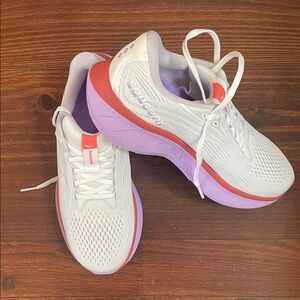 Saucony Women's Ride 18 White/ Coral Athletic Lace Up Shoes